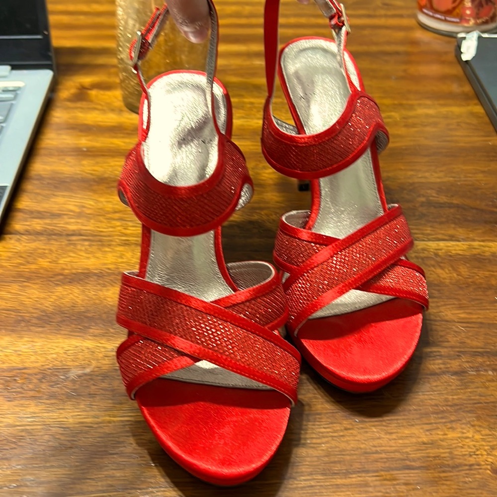 Adrianna Papell sparkly Red Platform Dress Shoes Size 8